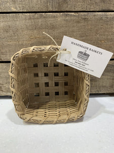 Perfect catch-all basket for counter top, display, or gifting. Locally made in the Hudson Valley by master basket weaver, Mary Ann Williams. Approximate size 6" h x 6" w, square.