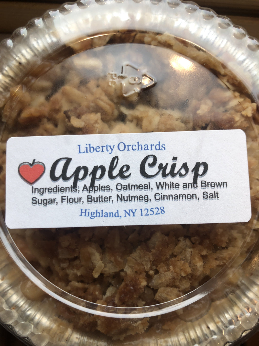 Delicious apple crisp made with cinnamon, apples, and oat strudel topping.  Freshly baked, single serving.
