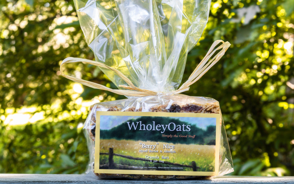 Non-gmo whole grain oats, organic extra virgin coconut oil, pure honey, non-gmo brown sugar, almond meal, almonds, cranberries, blueberries, cherries and pure vanilla extract.   1 bar per package.  Made by Wholey Oats in the Hudson Valley.