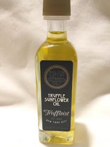  Do you love truffles? If so, then you will love our Truffle Sunflower Oil. This product is a collaboration of Hudson Valley Cold Pressed Oils and another NY company called The Truffleist. Our delicious Cold Pressed Sunflower Oil paired with their amazing black truffles. Suggested over pizza, pasta, vegetables, french fries, mashed potatoes and popcorn just to name a few.